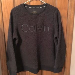 🔹 Calvin Klein Women’s Cozy Sweatshirt